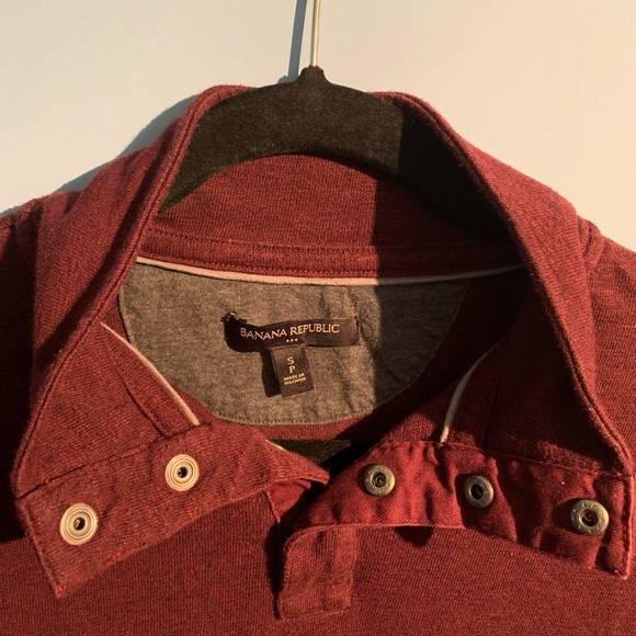 Banana Republic Pull-Over - Picture 2 of 4